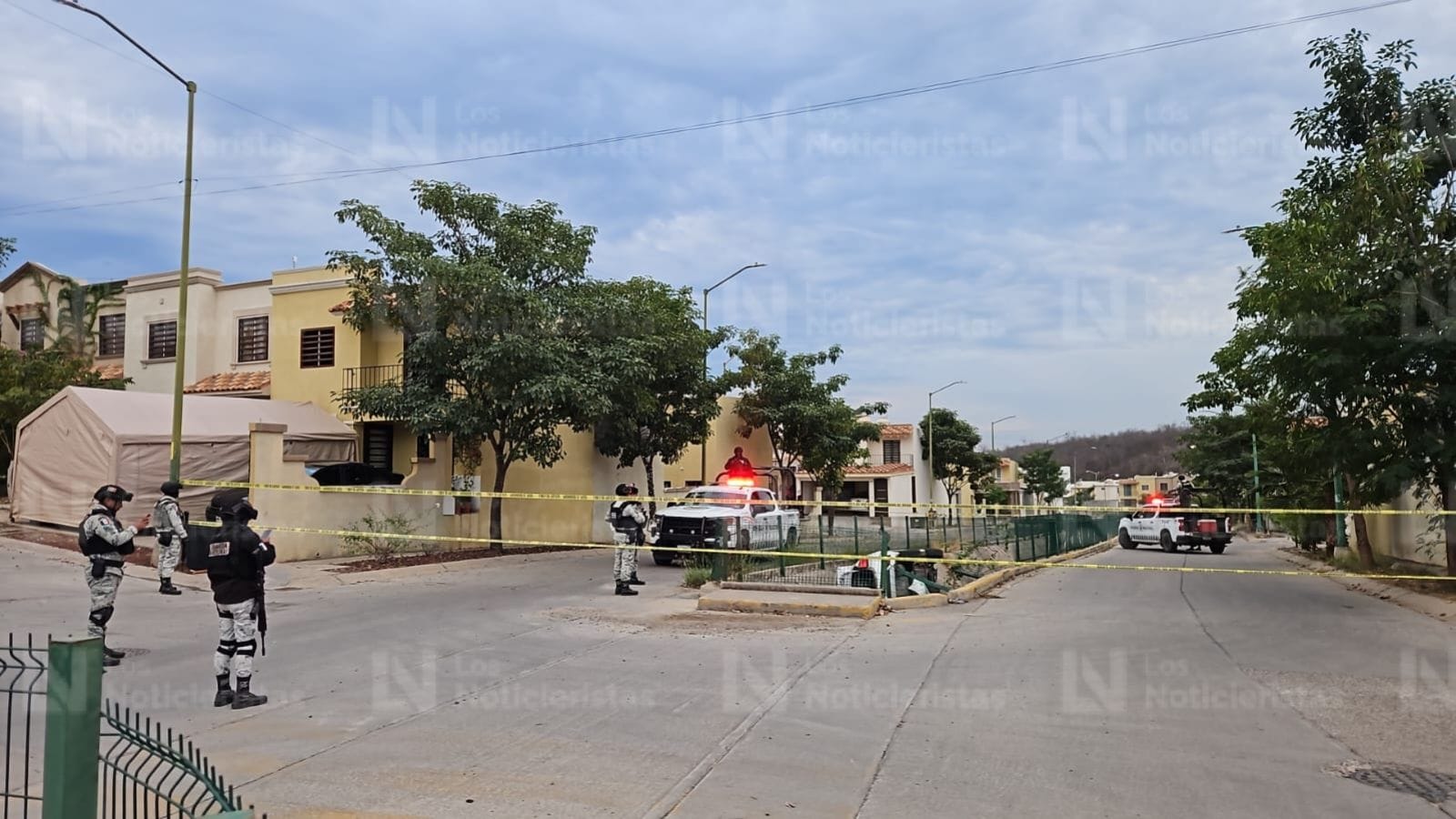 autoridades aseguran vehiculo accidentado en culiacan (