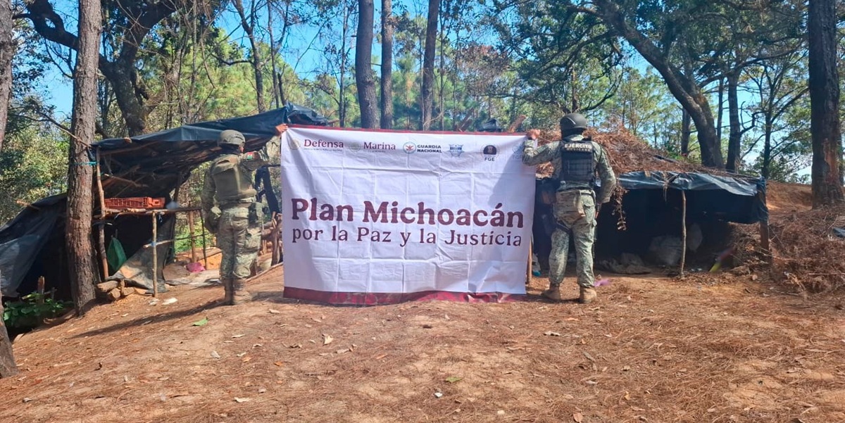 Autoridades en toma clandestina en Michoacán