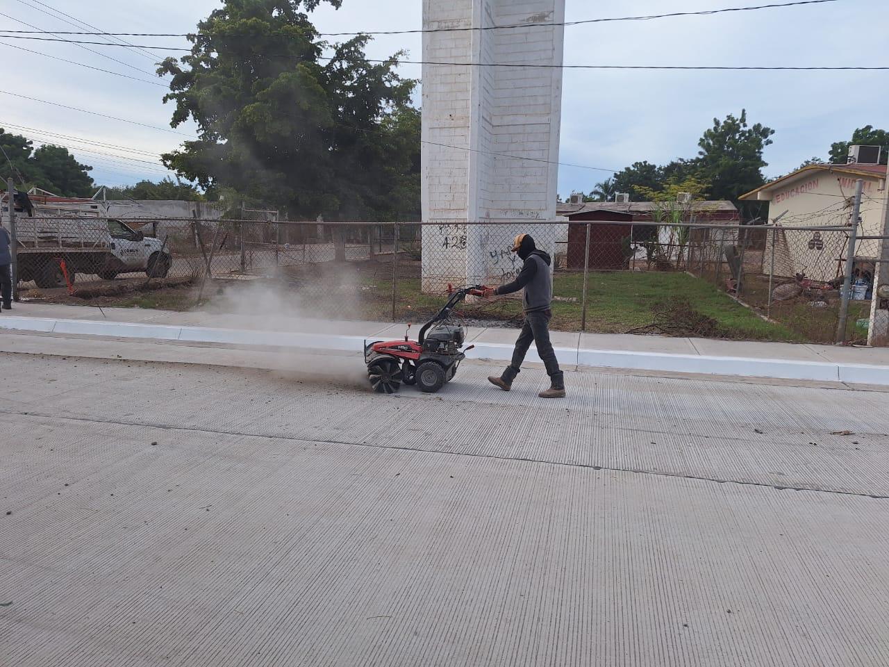 Comun continúa con el bacheo en zonas de Ahome