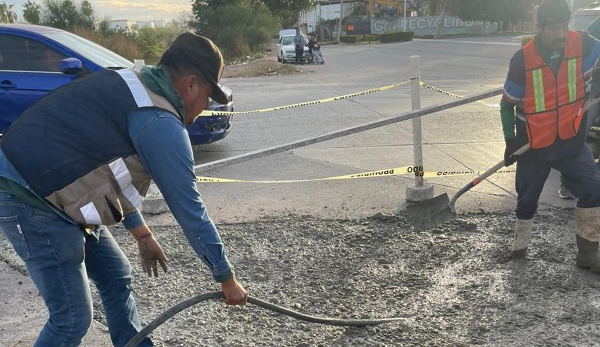 Comun continúa con el bacheo en zonas de Ahome