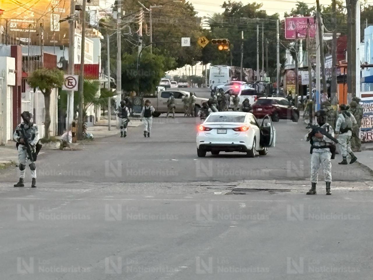 Carro de Fernando Alan en Tierra Blanca, Culiacán