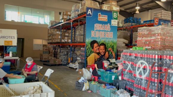 Banco de Alimentos de Los Mochis mantiene reparto de 10 mil paquetes mensuales; propone meta de 2 mil 900 toneladas de alimento en 2026