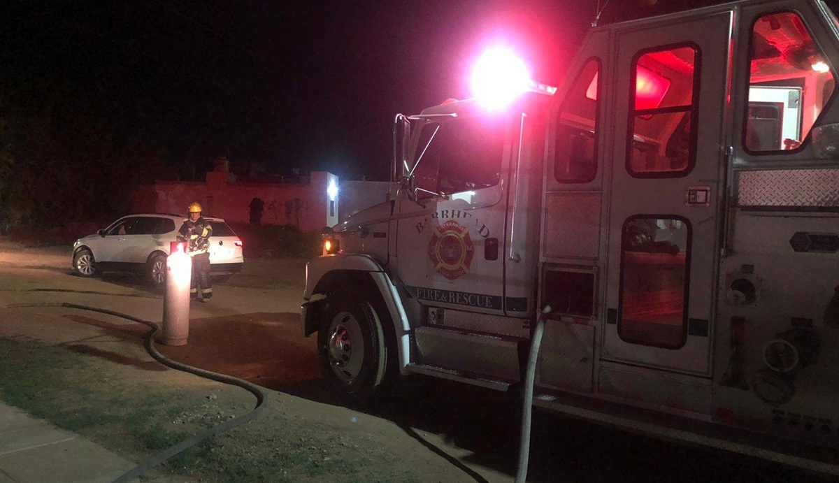 Bomberos Veteranos atienden fuga de gas en Mazatlán