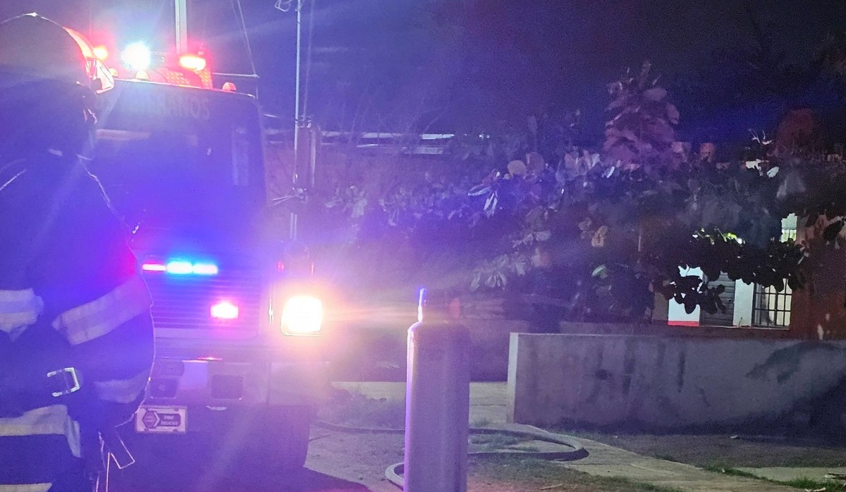 Bomberos Veteranos atienden fuga de gas en Mazatlán