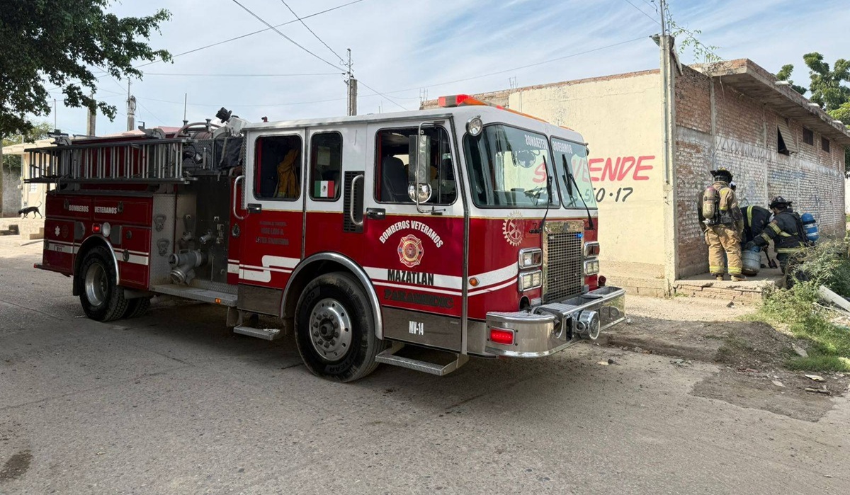 Bomberos Veteranos en Mazatlán atienden fugas de gas