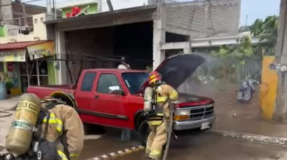‘Por un tanque hechizo’, se registra derrame de combustible e incendio de camioneta en Villa Unión, Mazatlán, Sinaloa
