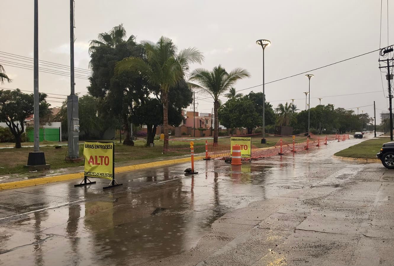 vialidad cerrada por reparaciones