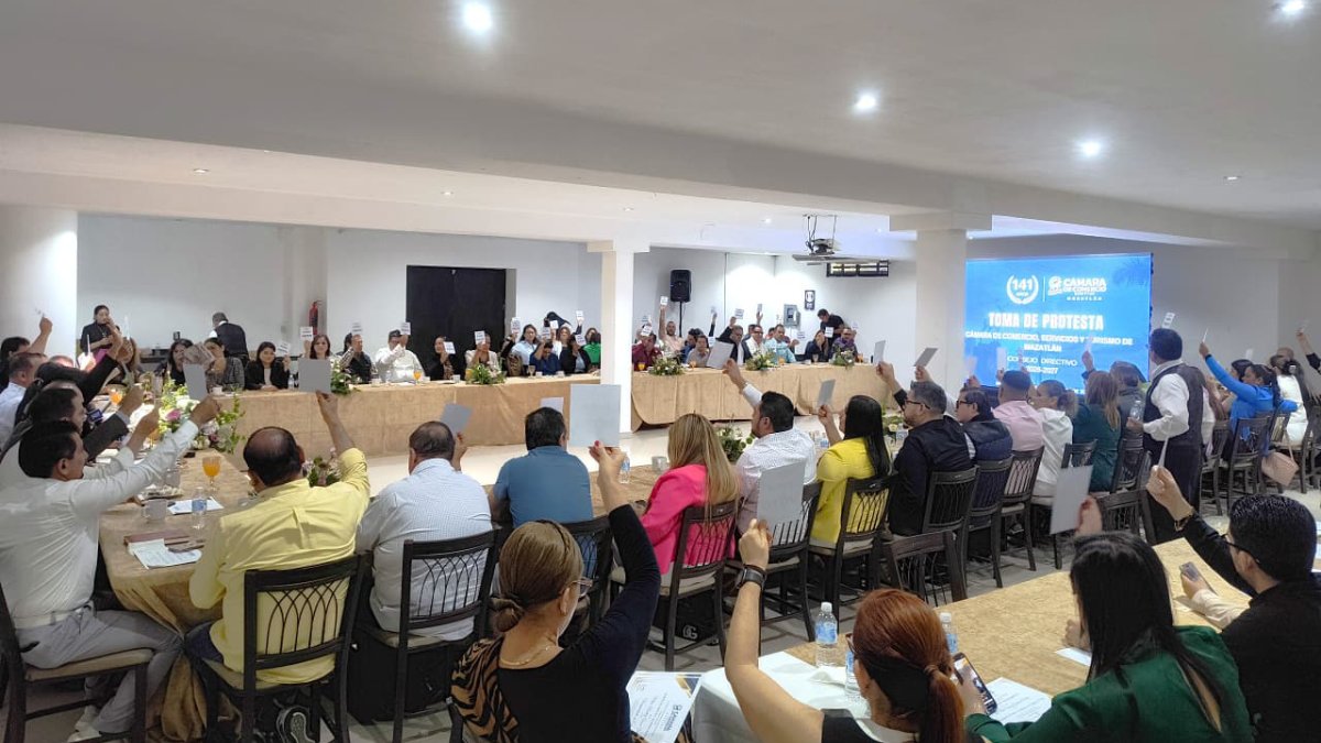 camara del comercio en mazatlan ratifica a francis cazarez presidenta