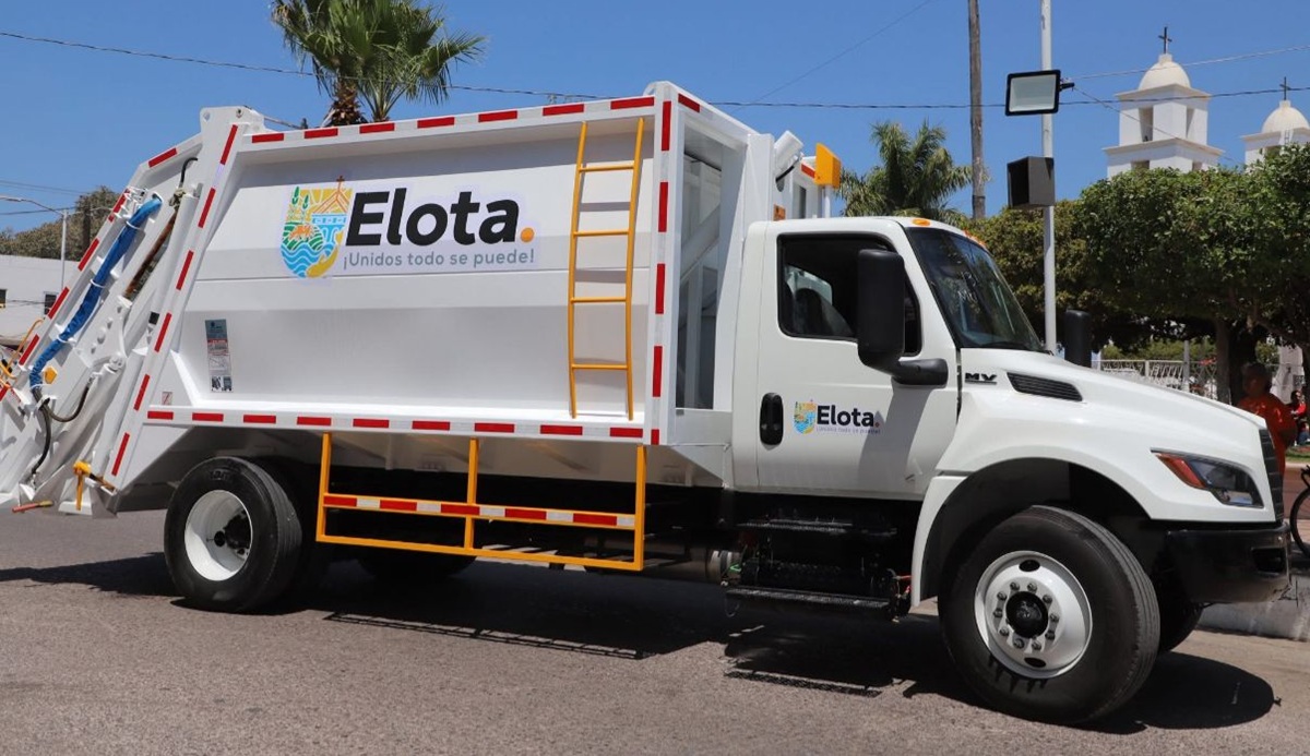 Camión recolector de basura en Elota
