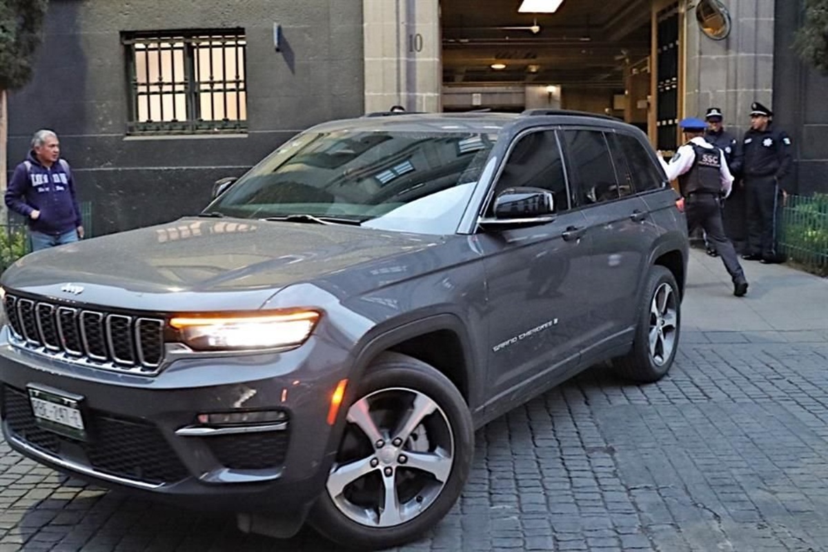 Camioneta Jeep comprada para los ministros de la SCJN