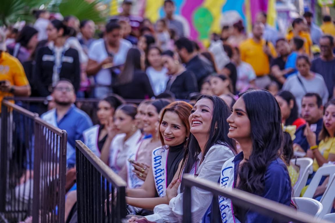 Candidatos a reyes y reinas del Carnaval de Mazatlán asisten a clausura de la Villa Navideña