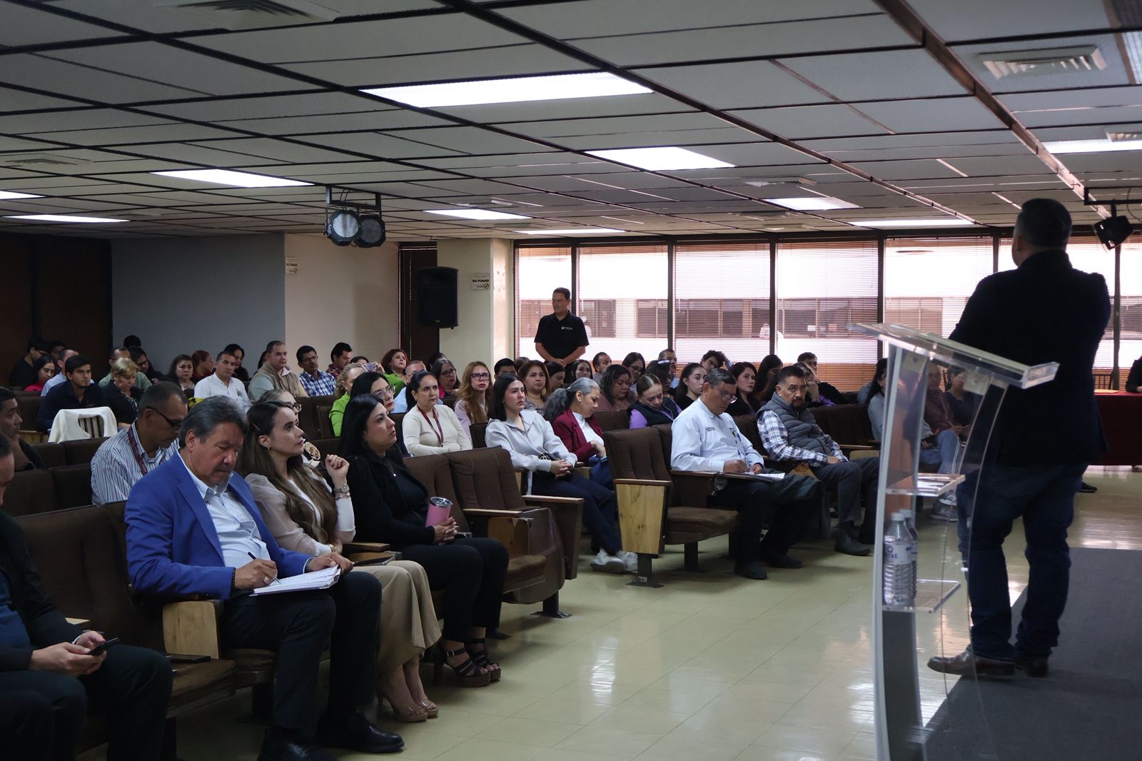 Capacitan a servidores públicos en Sinaloa