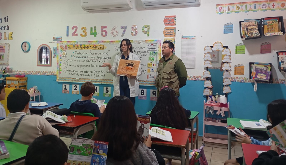 Capacitación contra el dengue en escuela de Culiacán