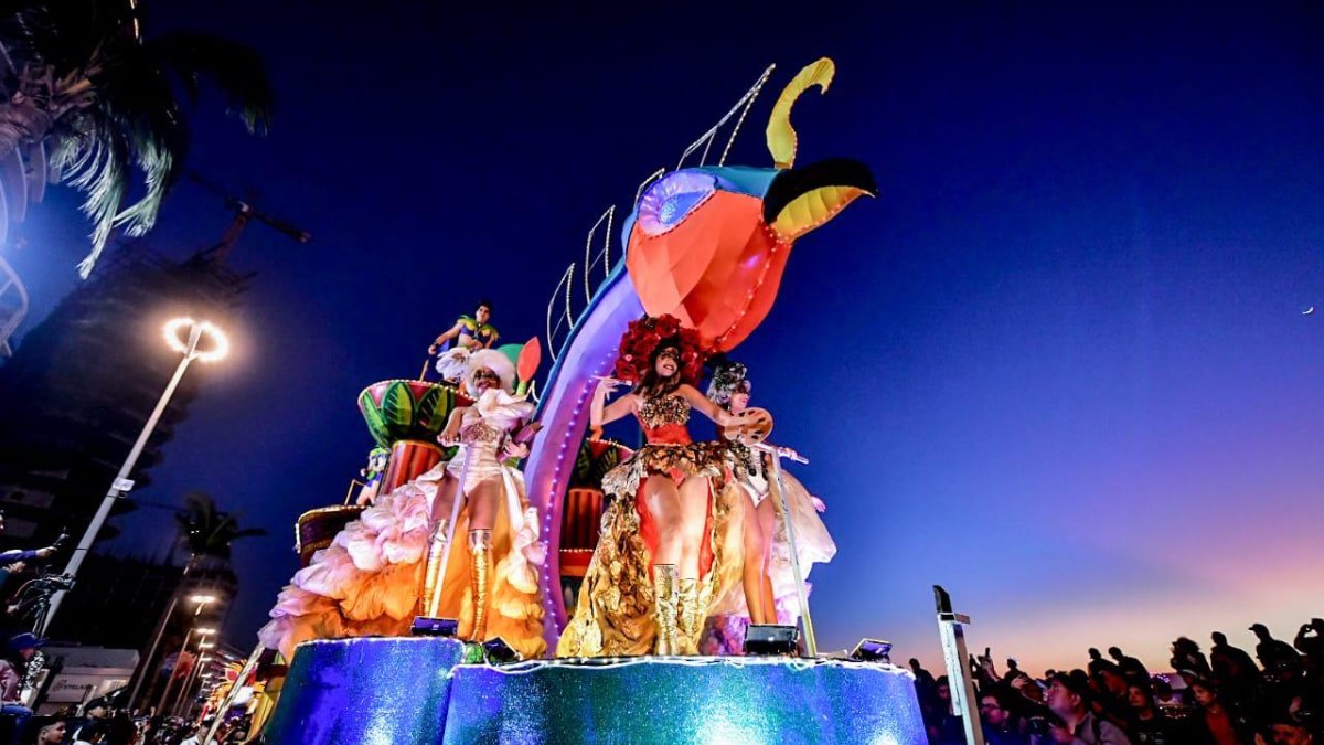 carnaval de mazatlan sinaloa 2026 desfiles historicos vestuario
