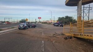 Hallan carro chocado en la México 15 en Guasave
