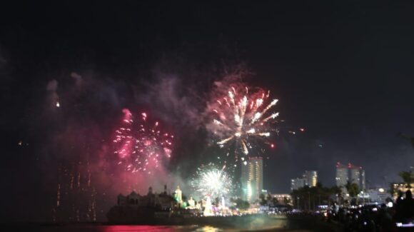 Más de 40 mil personas recibieron el 2026 en una gran fiesta en el malecón de Mazatlán, Sinaloa