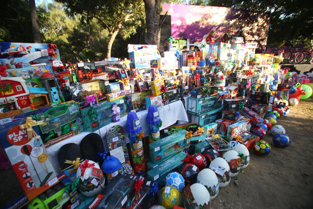 Celebran Día de Reyes en Mazatlán