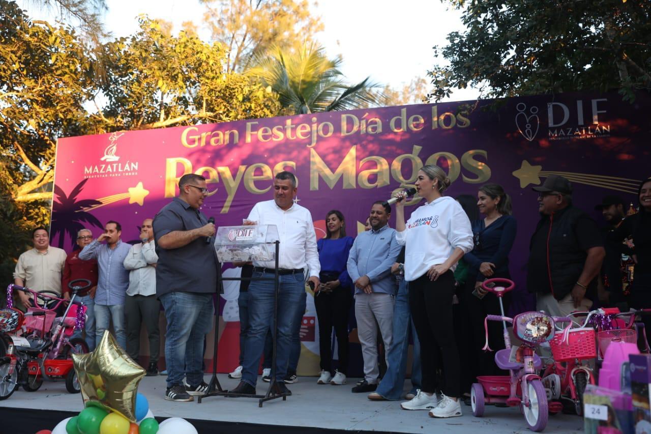Celebran Día de Reyes en Mazatlán