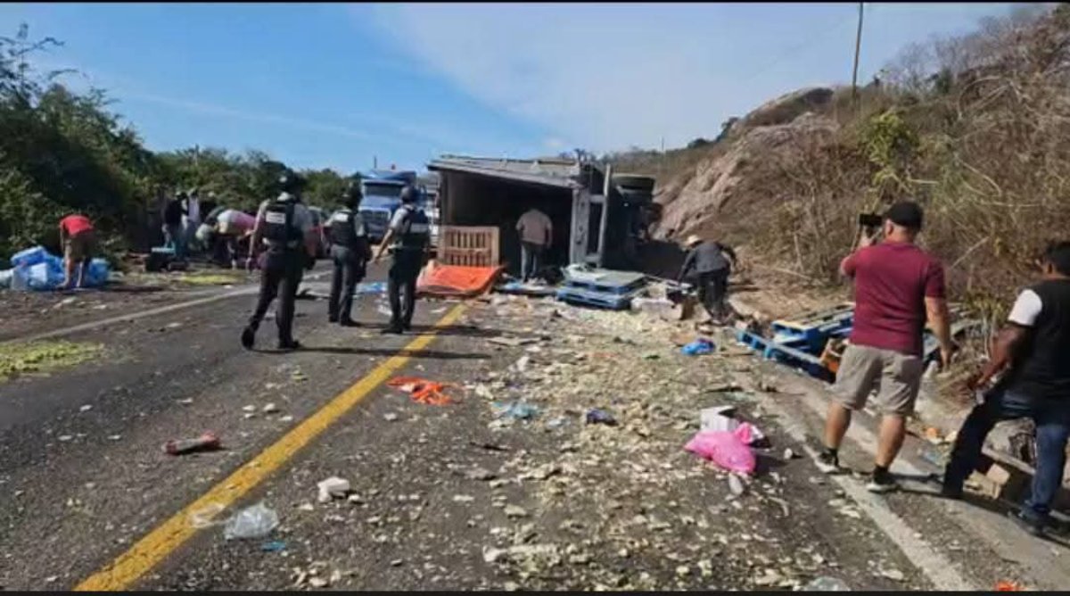 choque de camiones de carga en mazatlan sinaloa