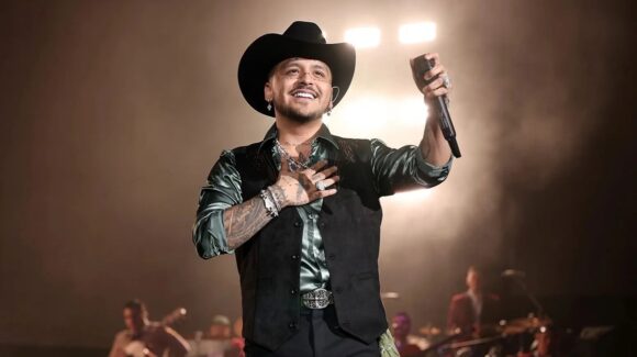 Christian Nodal anuncia concierto en la Monumental Plaza de Toros La México