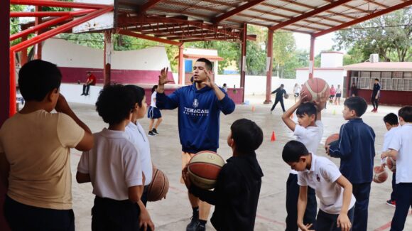 ¡Por más actividad física en Badiraguato! Arranca el programa “Basquetbol en tu escuela”