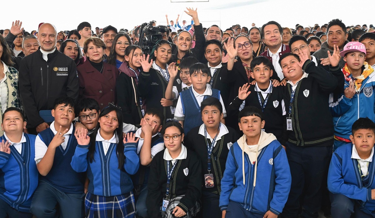 Claudia Sheinbaum destacó los apoyos sociales para alumnos de secundaria