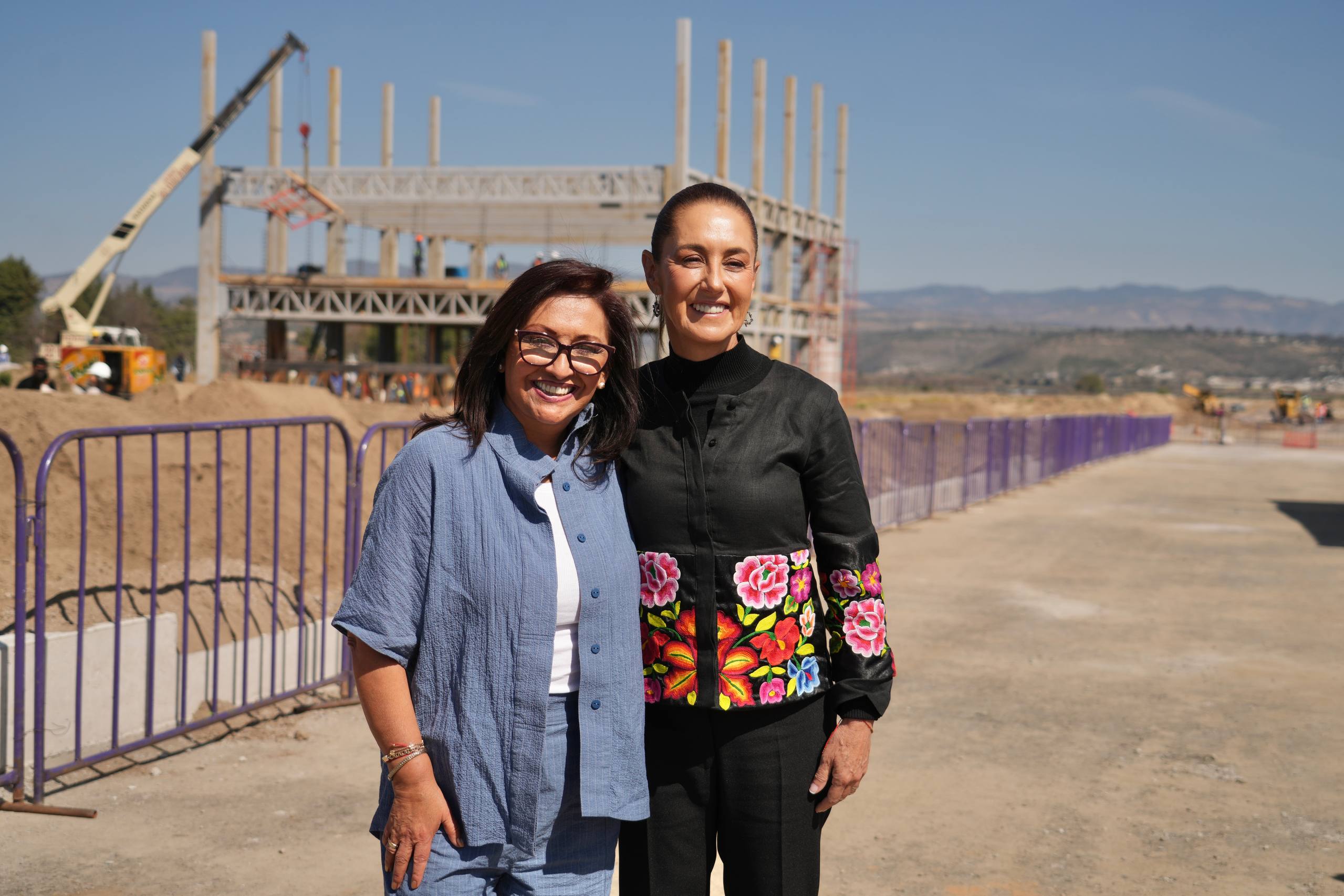 Claudia Sheinbaum y Lorena Cuéllar Cisneros