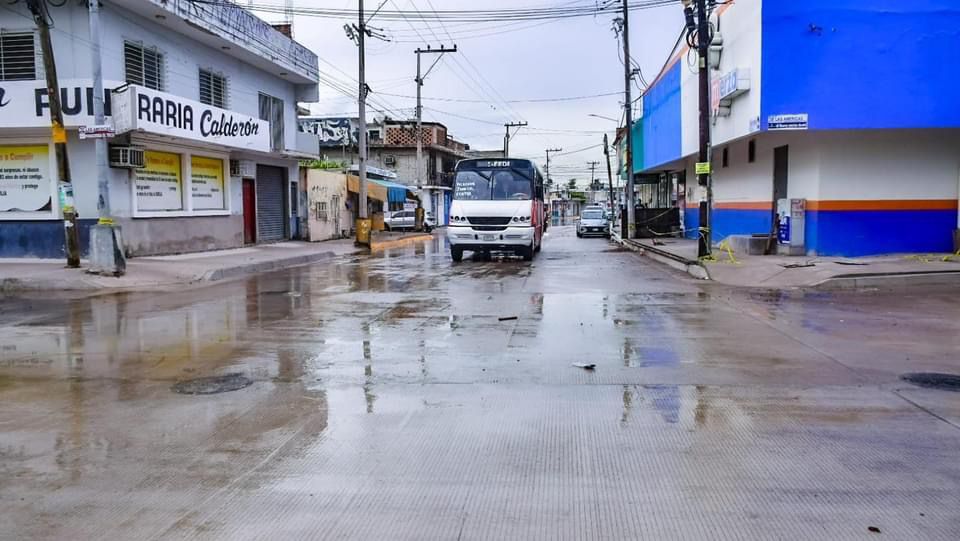 Calles de Mazatlán mojadas por la lluvia