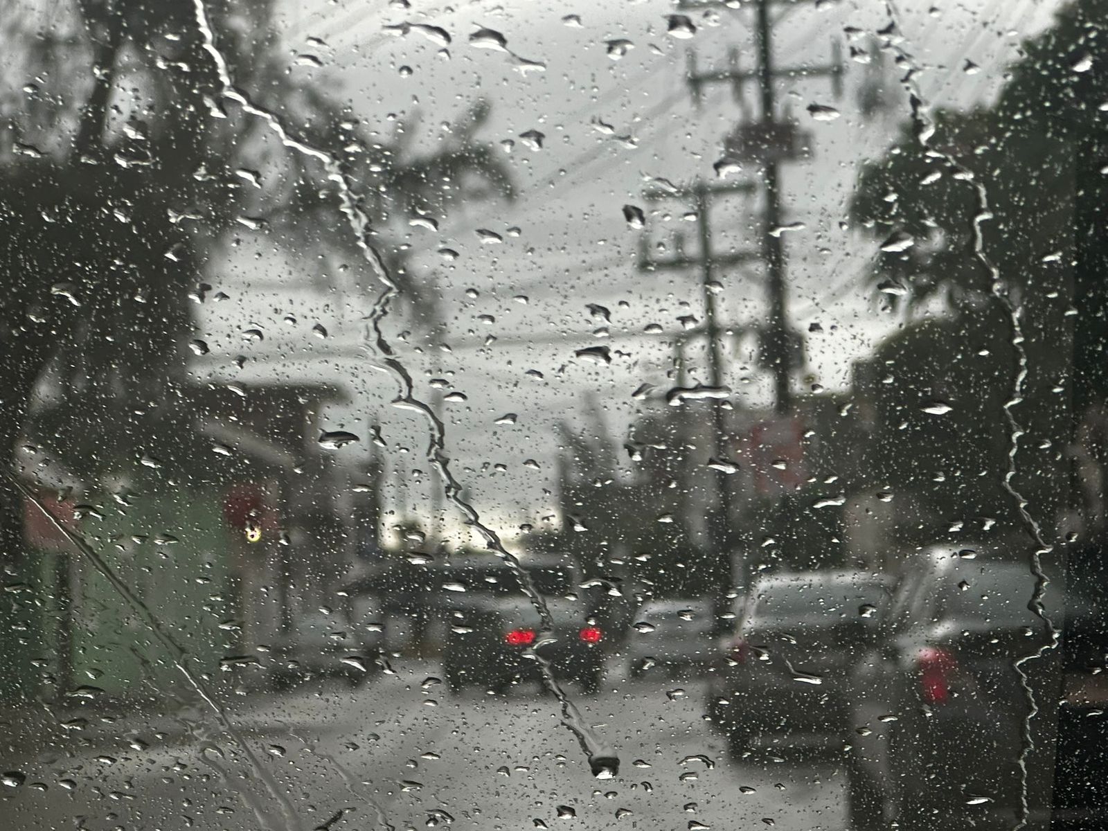 Calles de Mazatlán mojadas por la lluvia