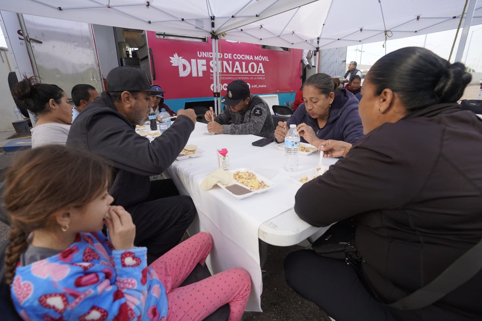 Cocina móvil de DIF Sinaloa en hospitales de Culiacán