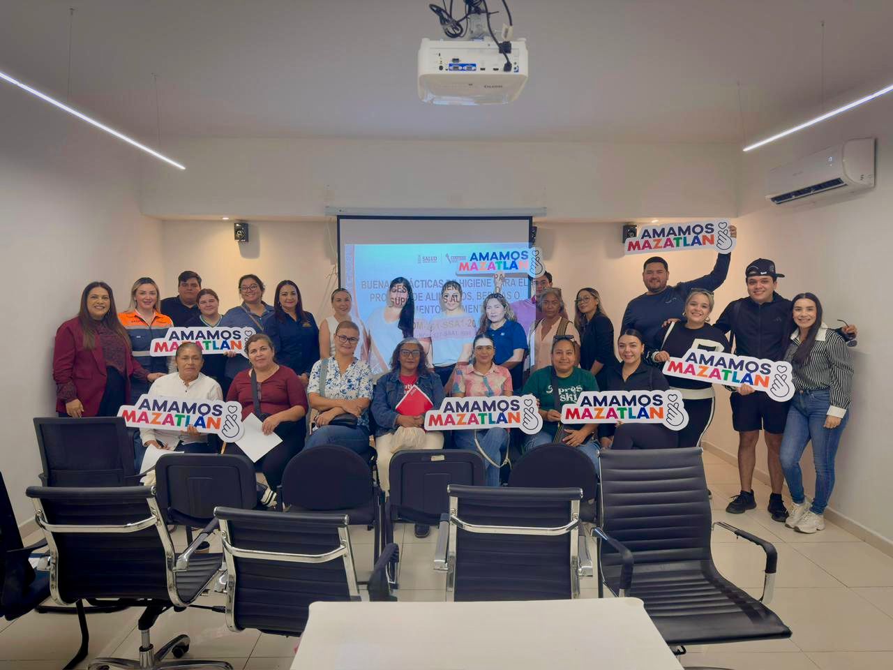 Coepriss capacita a emprendedores gastronómicos en Mazatlán