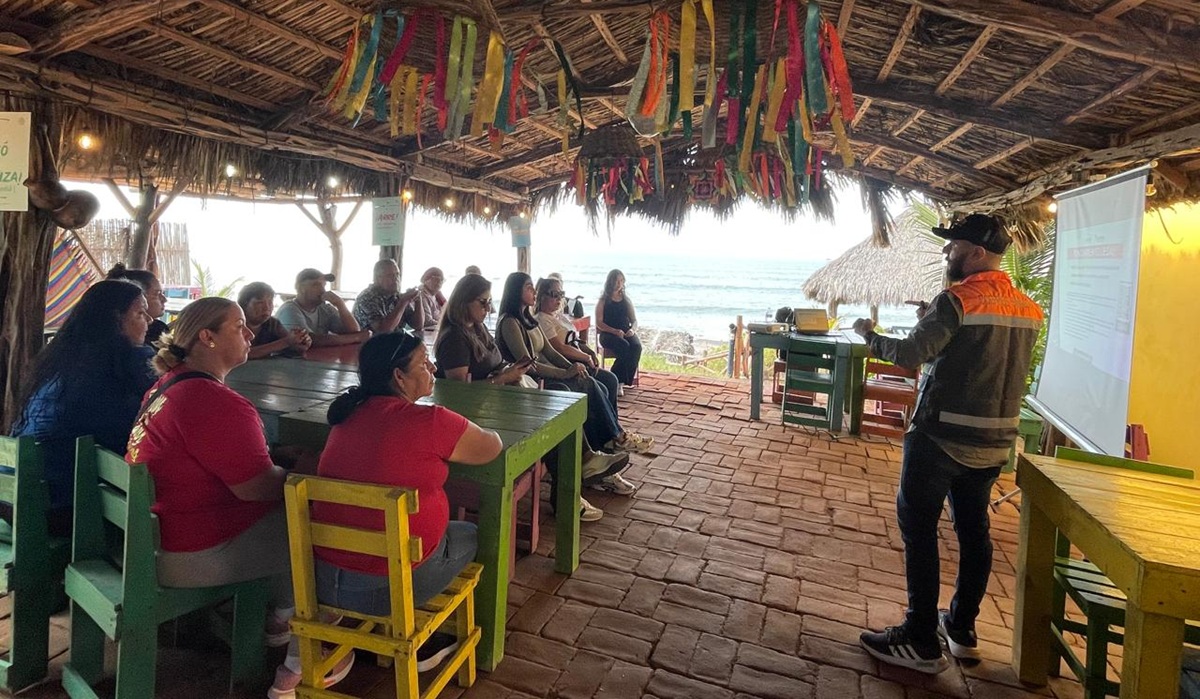 Coepriss capacita a restauranteros previo a Feria del Ostión en Celestino, Elota