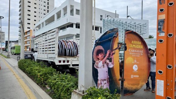 Mazatlán, Sinaloa, ya vibra con el carnaval; culmina la colocación de pendones de ¡Arriba la Tambora!