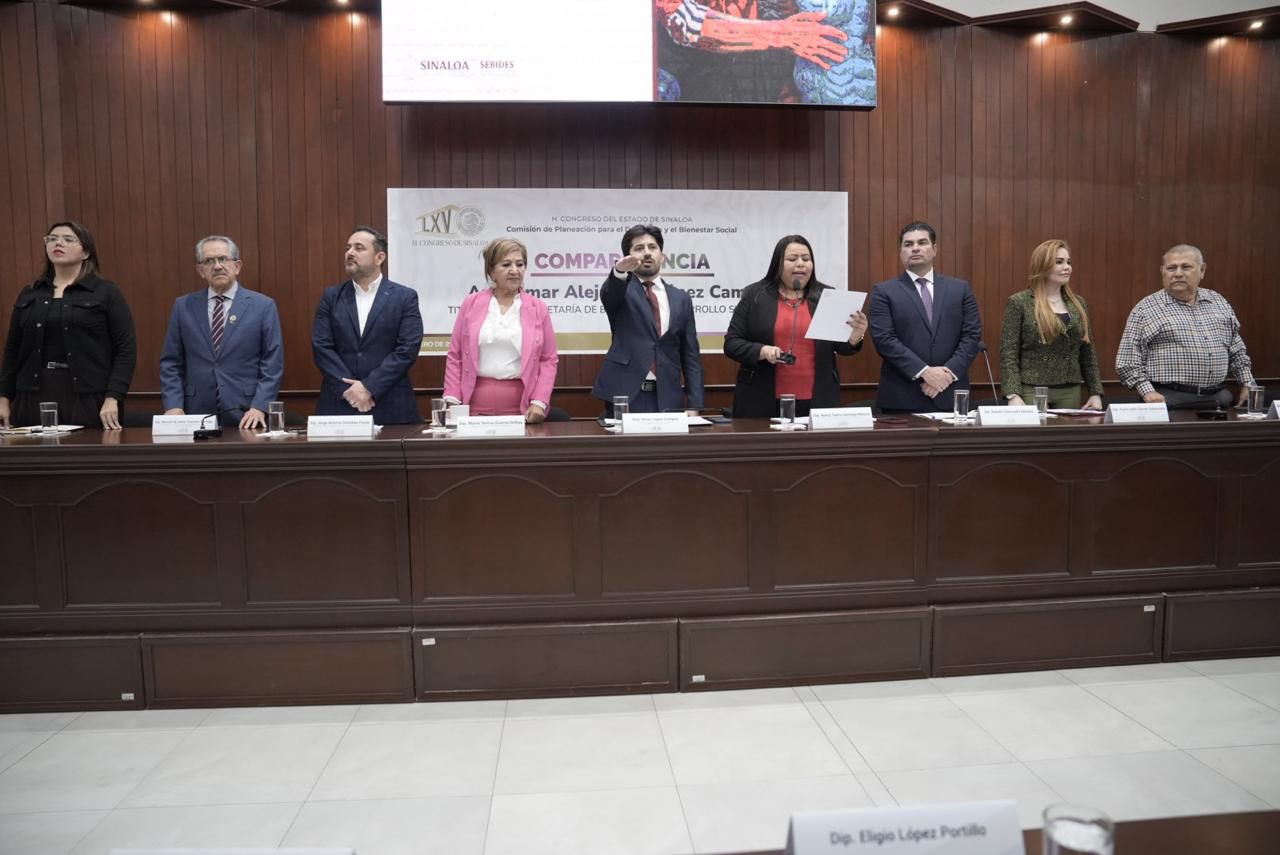 Comparece el secretario de Sebides ante el Congreso de Sinaloa