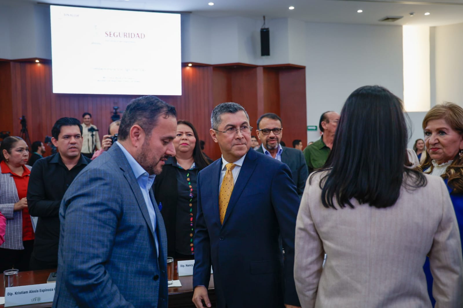 Comparece secretario de Seguridad en Sinaloa, Óscar Rentería Schazarino, ante el Congreso estatal
