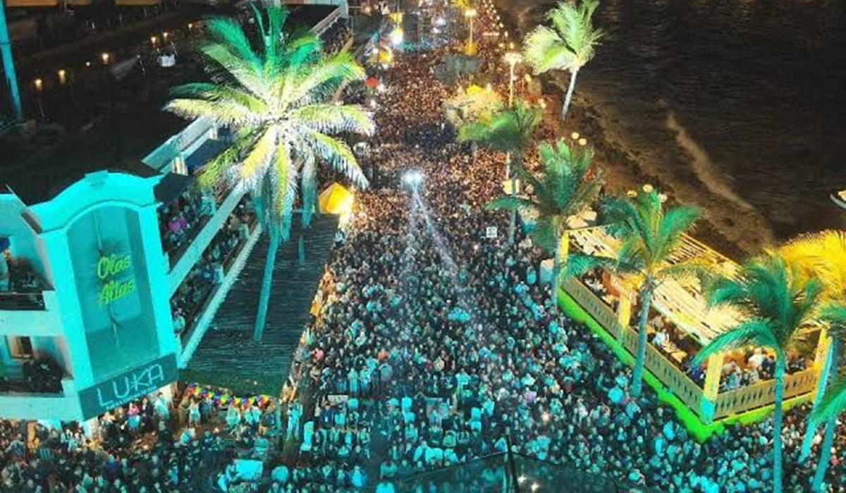 Paseo Olas Altas durante el Carnaval de Mazatlán