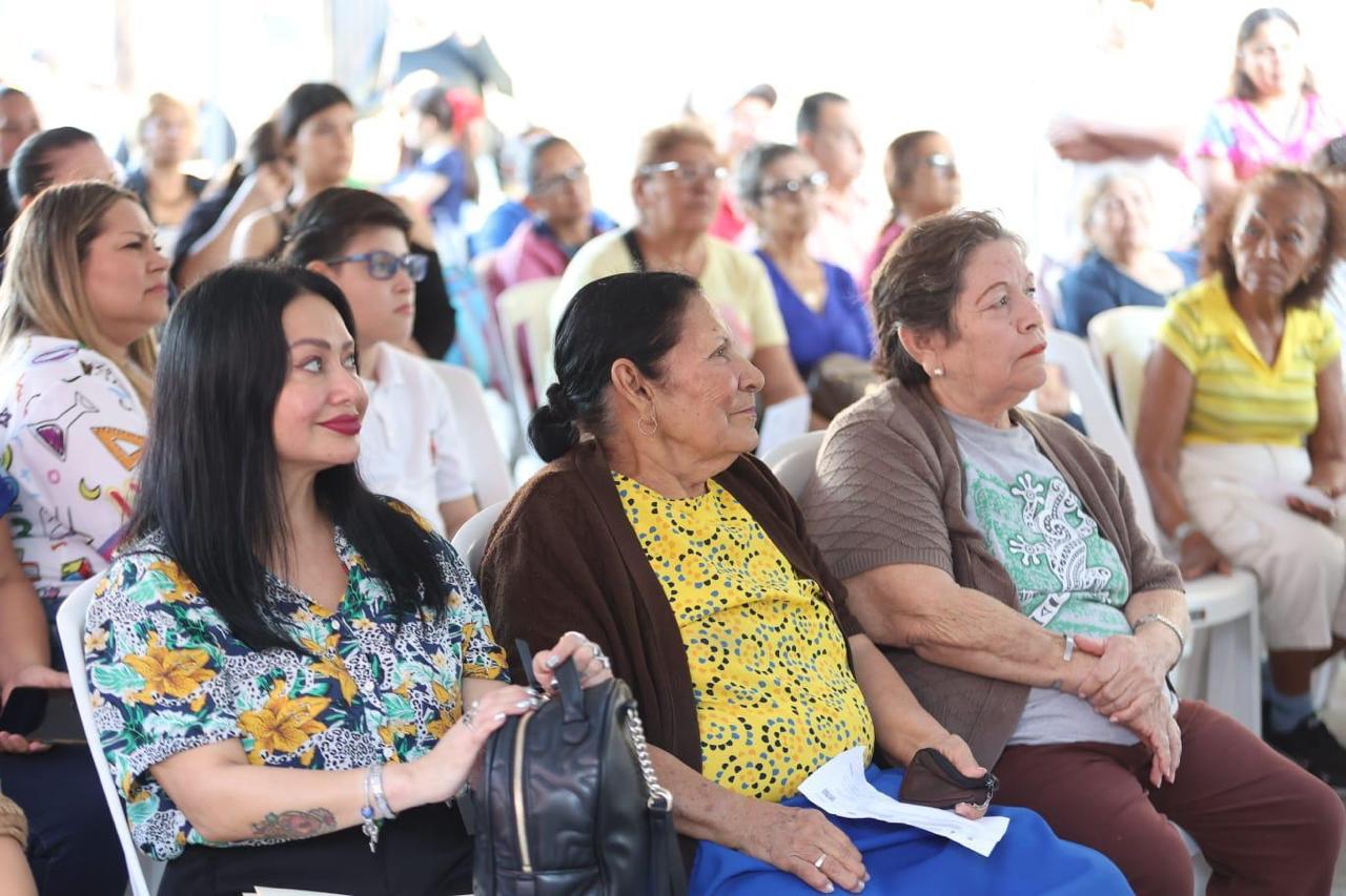 Programa 'Contigo Mazatlán' llega a la colonia Sánchez Celis