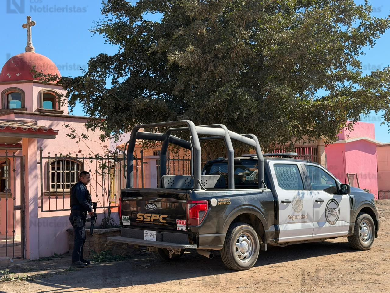 Arrojan cuerpo en el panteón de Lo de Sauceda en Villa Ángel Flores, Navolato