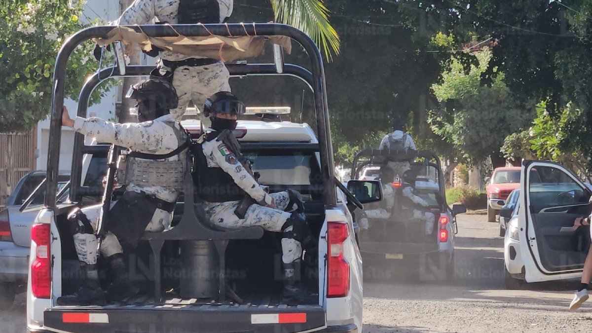 cuerpo decapitado junto a hielera y mensaje en cartulina en riveras de tamazula culiacan elementos