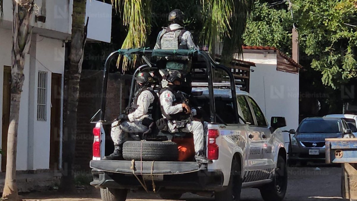 cuerpo decapitado junto a hielera y mensaje en cartulina en riveras de tamazula culiacan guardia