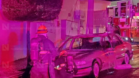 Encuentran dos cuerpos ejecutados en la cajuela de un carro incendiado en la colonia Guadalupe de Culiacán, Sinaloa