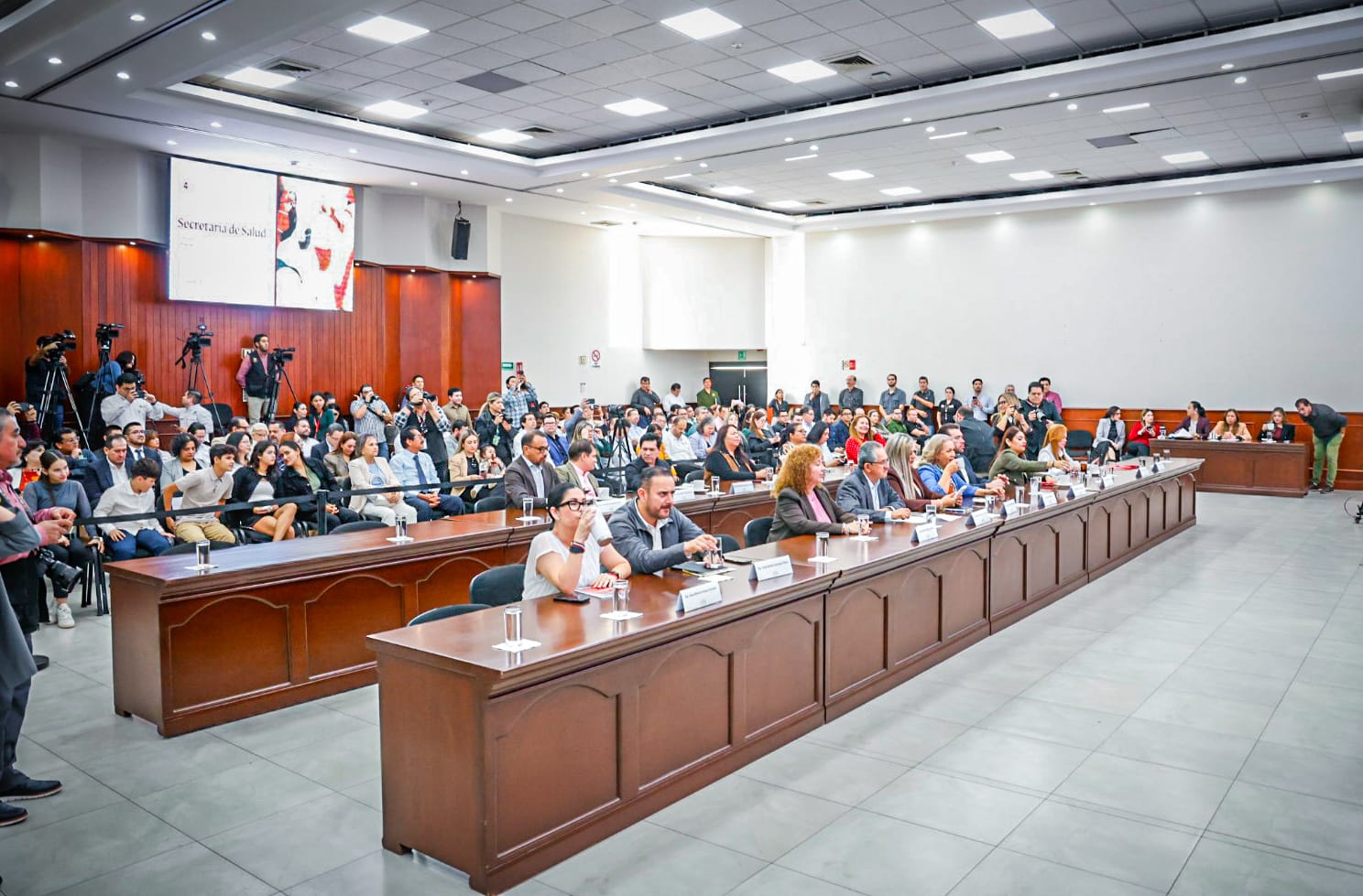 Comparece Cuitláhuac González, titular de SSA ante el Congreso