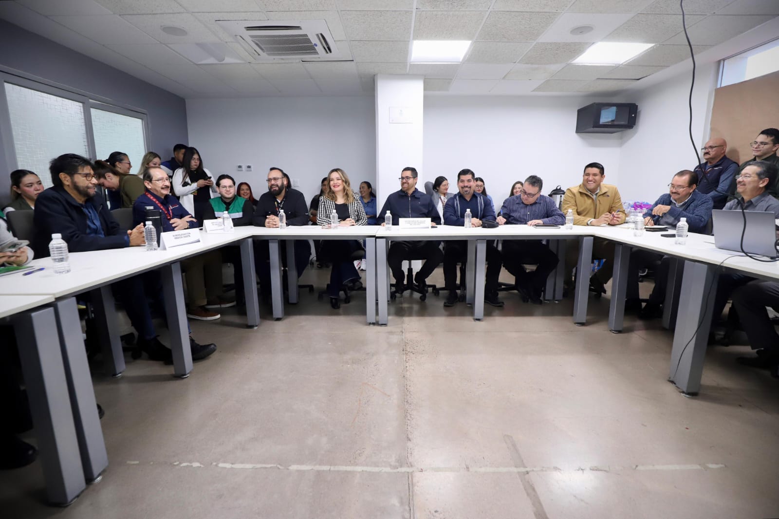 Cuitláhuac González Galindo en campaña de vacunación
