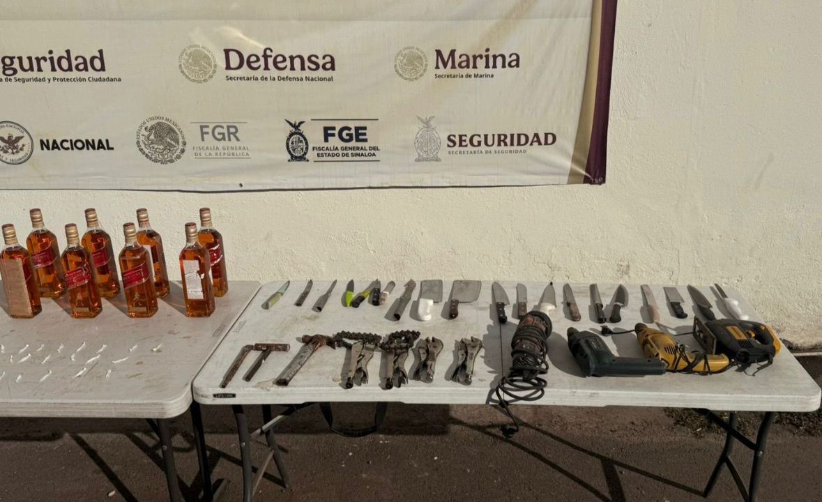 decomisan botellas de whisky droga y celulares en esculque en el penal de aguaruto en culiacán