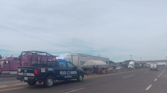 Autoridades descartan bloqueo en la autopista Mazatlán-Tepic, realizan recorridos de vigilancia en carreteras