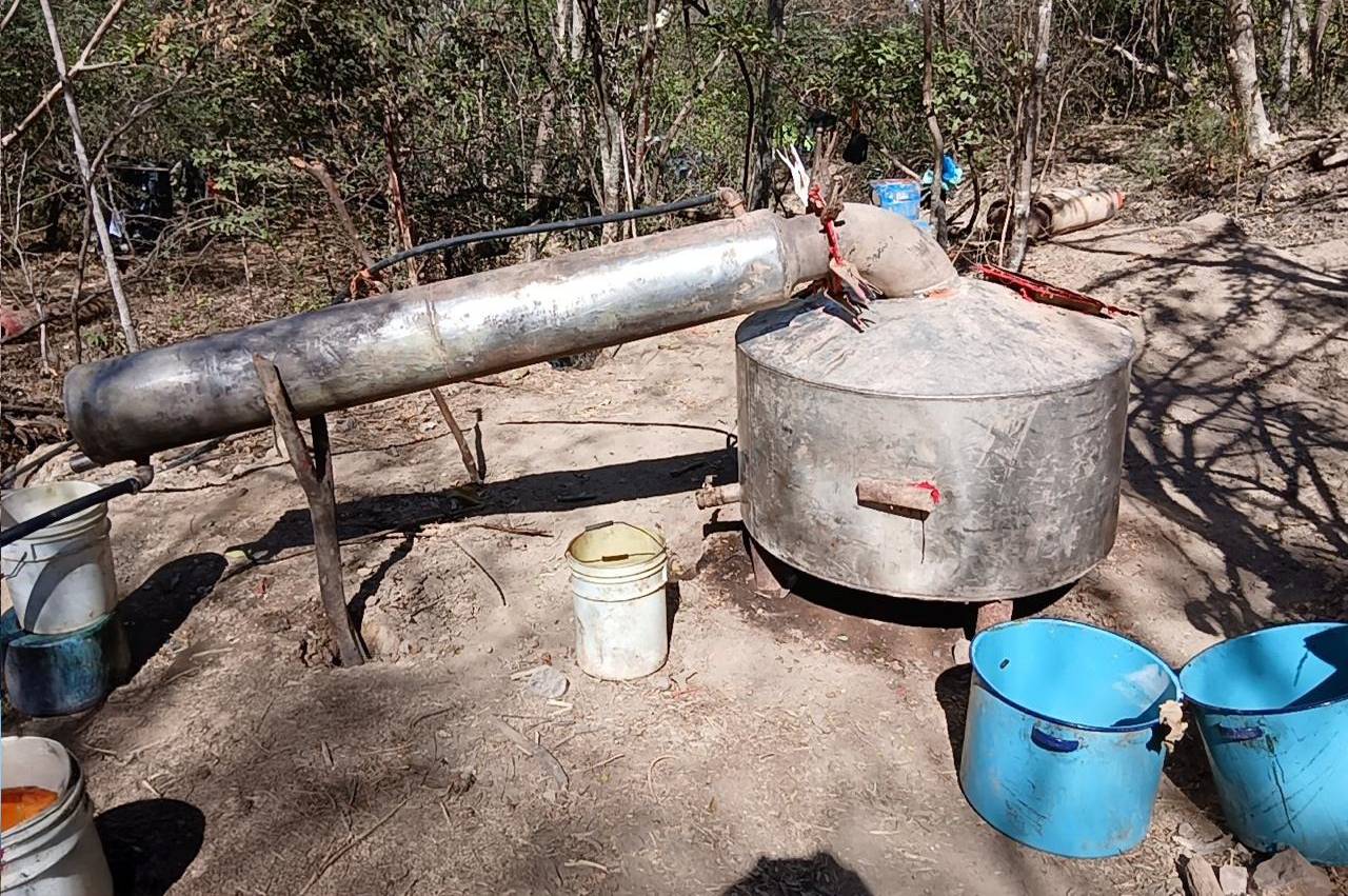 destruyen narcolaboratorio en culiacan