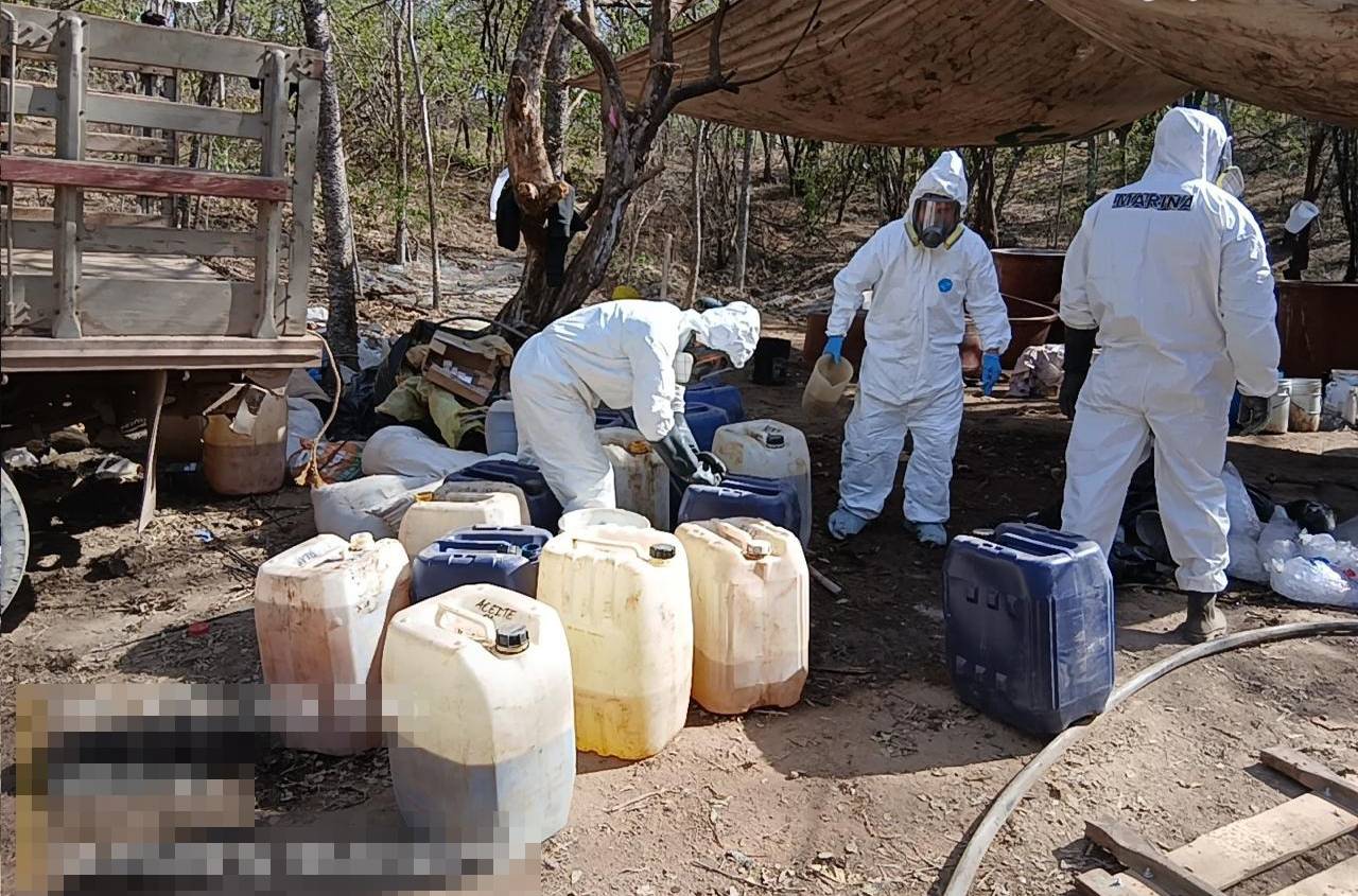 destruyen narcolaboratorio en culiacan