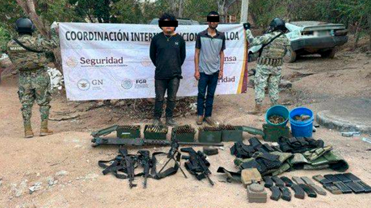 Detenidos, armas largas, cartuchos, cargadores y equipo táctico decomisados