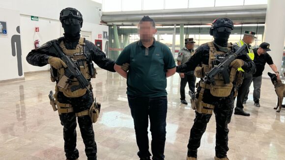 Detienen en Baja California Sur a presunto homicida por crimen cometido en Villa Unión, Sinaloa