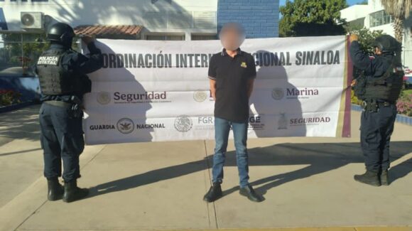 Tenía orden de aprehensión por privación de la libertad; detienen a sujeto que trató de huir en Valle Alto, Culiacán, Sinaloa